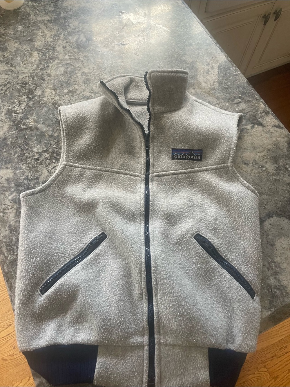 Patagonia Light Gray Fleece Vest with Navy 80s authentic nostalgia unisex medium